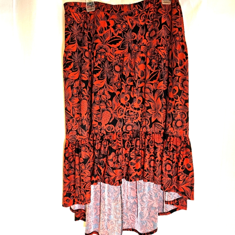 3/$20 Cato LP Floral Assymetrical Skirt